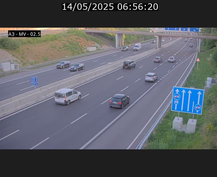 <h2>Webcam autoroute A3 au Luxembourg à proximité de la Croix de Gasperich. Vue orientée vers Luxembourg</h2>