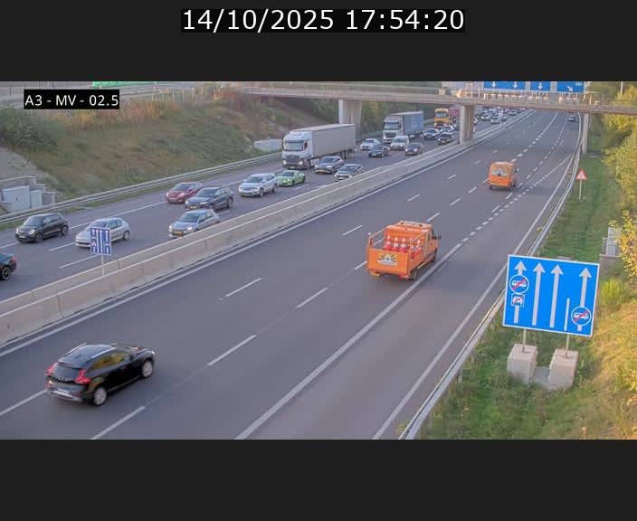 <h2>Webcam autoroute A3 au Luxembourg à proximité de la Croix de Gasperich. Vue orientée vers Luxembourg</h2>