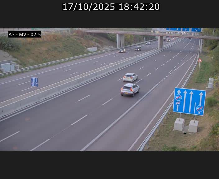 <h2>Webcam autoroute A3 au Luxembourg à proximité de la Croix de Gasperich. Vue orientée vers Luxembourg</h2>