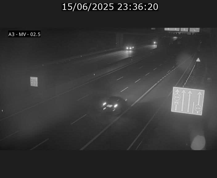 Webcam autoroute A3 au Luxembourg à proximité de la Croix de Gasperich. Vue orientée vers Luxembourg