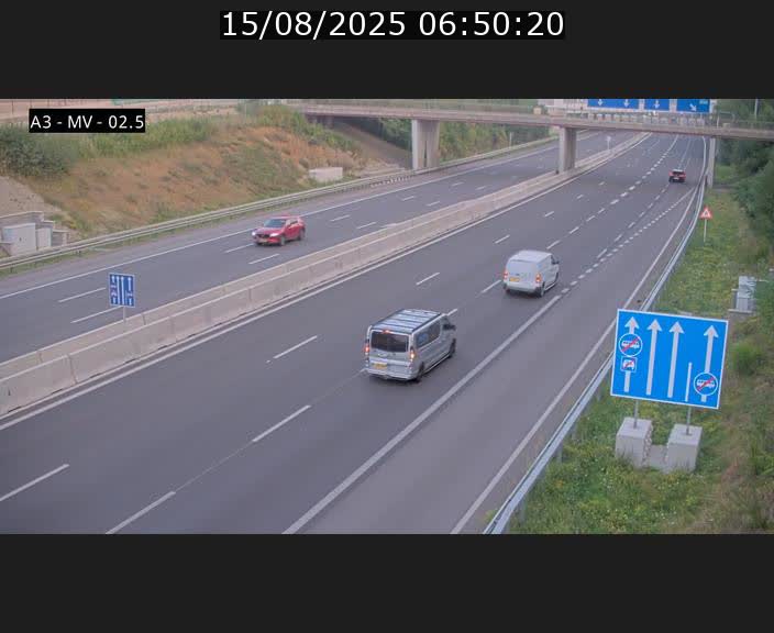 <h2>Webcam autoroute A3 au Luxembourg à proximité de la Croix de Gasperich. Vue orientée vers Luxembourg</h2>