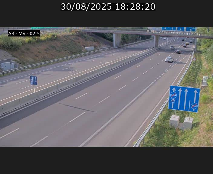 <h2>Webcam autoroute A3 au Luxembourg à proximité de la Croix de Gasperich. Vue orientée vers Luxembourg</h2>