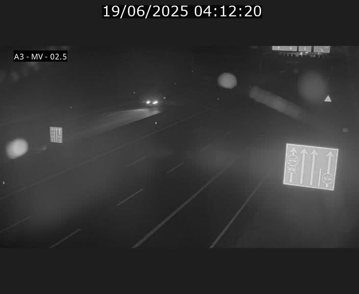 Webcam autoroute A3 au Luxembourg à proximité de la Croix de Gasperich. Vue orientée vers Luxembourg