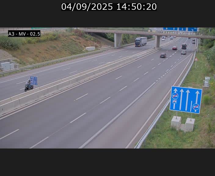 Webcam autoroute A3 au Luxembourg à proximité de la Croix de Gasperich. Vue orientée vers Luxembourg