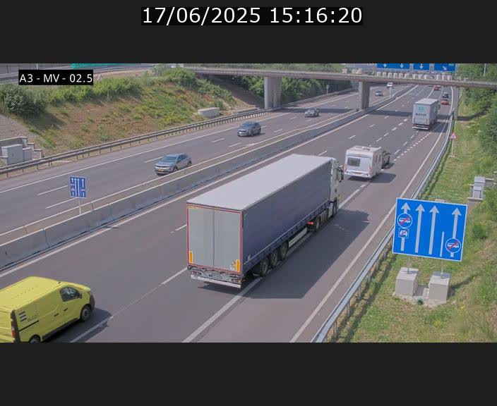 Webcam autoroute A3 au Luxembourg à proximité de la Croix de Gasperich. Vue orientée vers Luxembourg