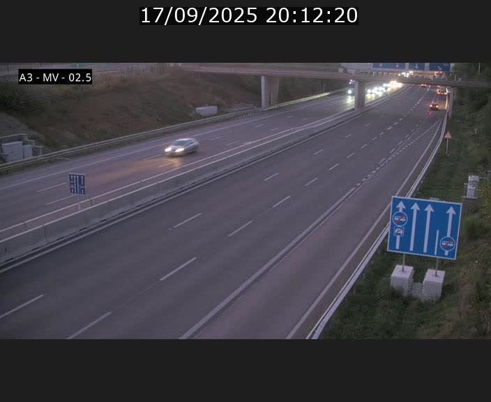 Webcam autoroute A3 au Luxembourg à proximité de la Croix de Gasperich. Vue orientée vers Luxembourg