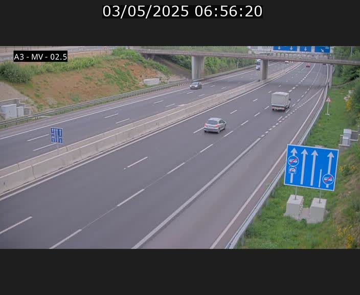 Webcam autoroute A3 au Luxembourg à proximité de la Croix de Gasperich. Vue orientée vers Luxembourg