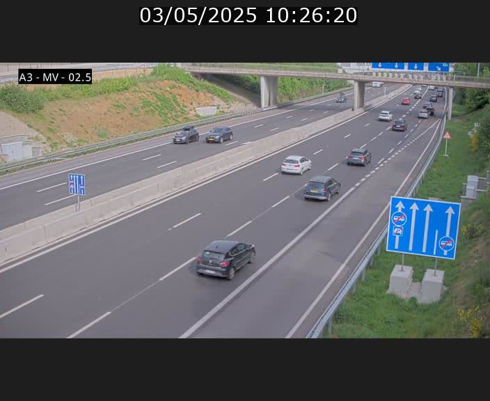 Webcam autoroute A3 au Luxembourg à proximité de la Croix de Gasperich. Vue orientée vers Luxembourg