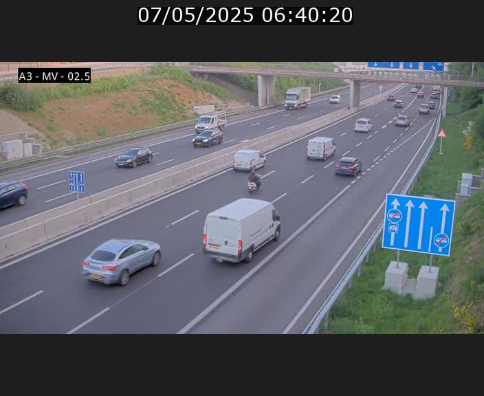 Webcam autoroute A3 au Luxembourg à proximité de la Croix de Gasperich. Vue orientée vers Luxembourg