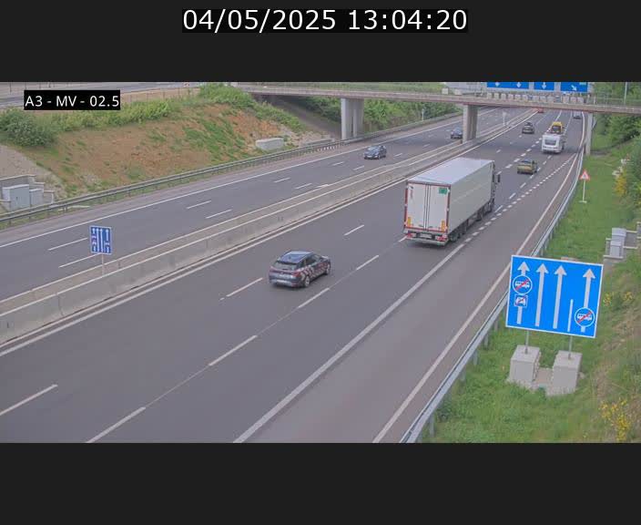 Webcam autoroute A3 au Luxembourg à proximité de la Croix de Gasperich. Vue orientée vers Luxembourg