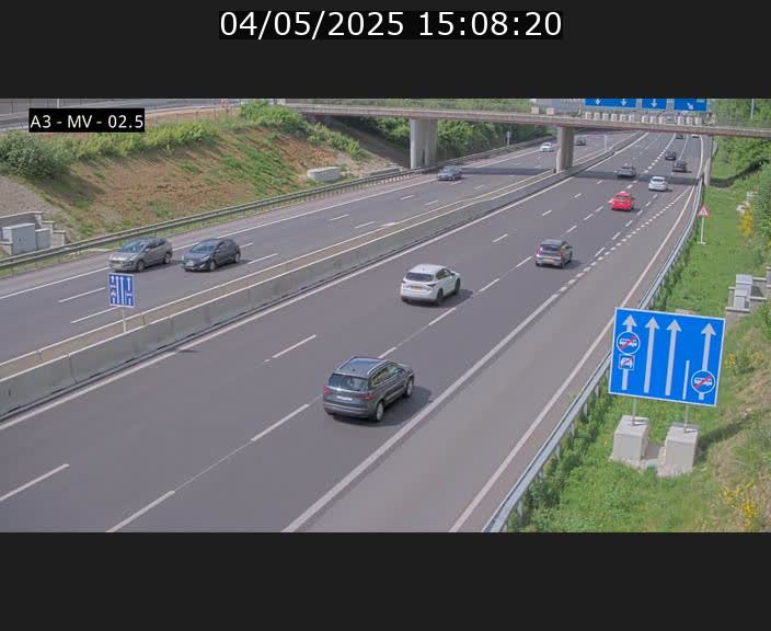 Webcam autoroute A3 au Luxembourg à proximité de la Croix de Gasperich. Vue orientée vers Luxembourg