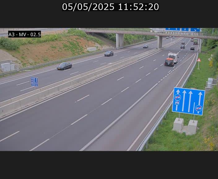 Webcam autoroute A3 au Luxembourg à proximité de la Croix de Gasperich. Vue orientée vers Luxembourg