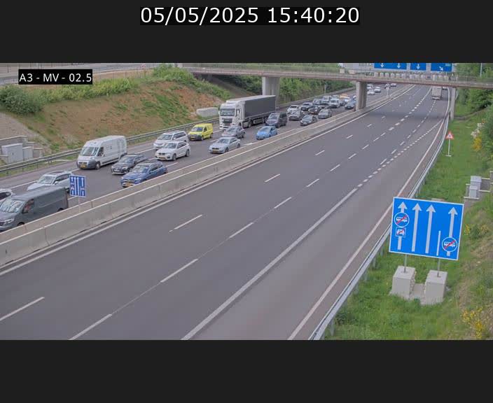 Webcam autoroute A3 au Luxembourg à proximité de la Croix de Gasperich. Vue orientée vers Luxembourg
