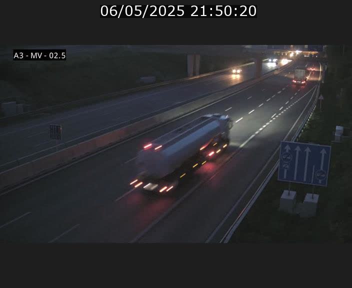 Webcam autoroute A3 au Luxembourg à proximité de la Croix de Gasperich. Vue orientée vers Luxembourg