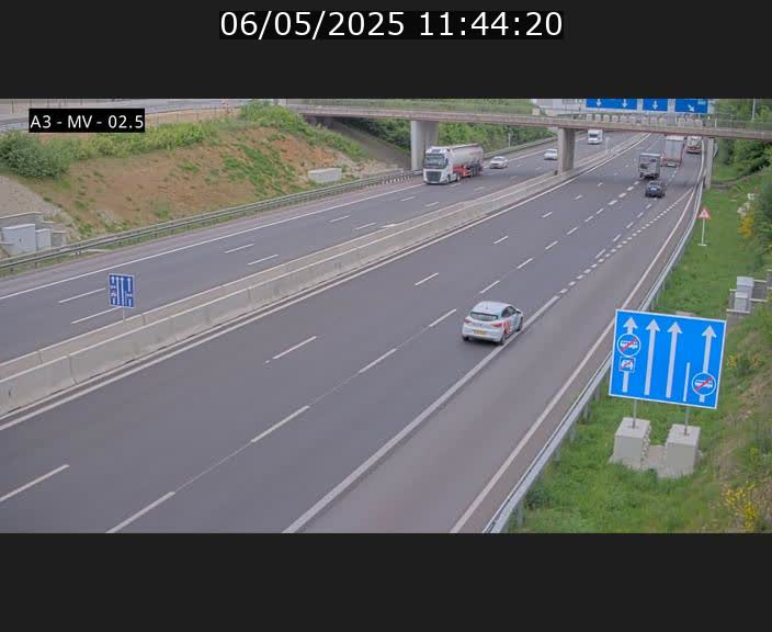 Webcam autoroute A3 au Luxembourg à proximité de la Croix de Gasperich. Vue orientée vers Luxembourg