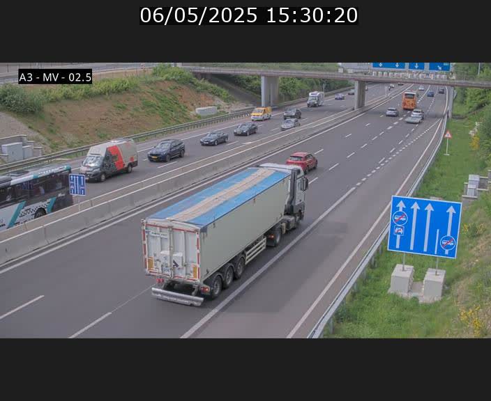 Webcam autoroute A3 au Luxembourg à proximité de la Croix de Gasperich. Vue orientée vers Luxembourg