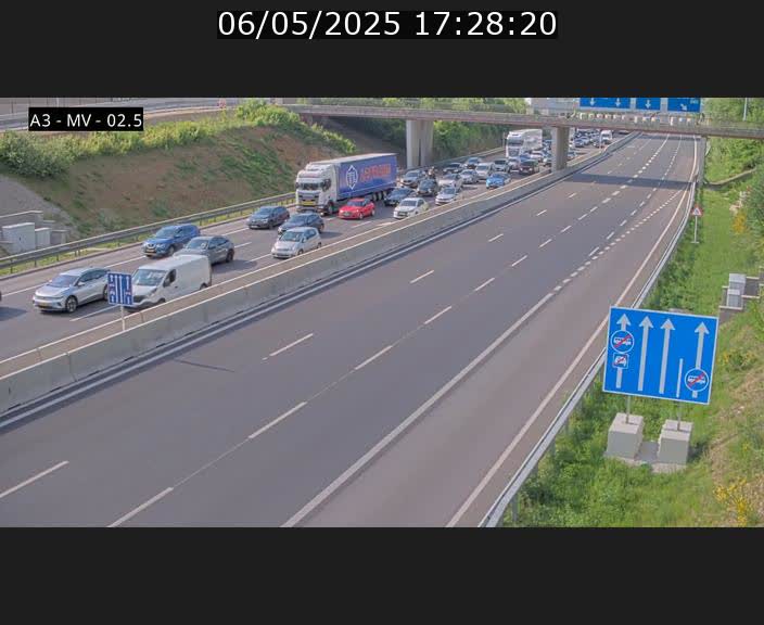 Webcam autoroute A3 au Luxembourg à proximité de la Croix de Gasperich. Vue orientée vers Luxembourg
