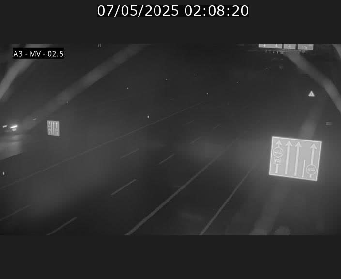 Webcam autoroute A3 au Luxembourg à proximité de la Croix de Gasperich. Vue orientée vers Luxembourg