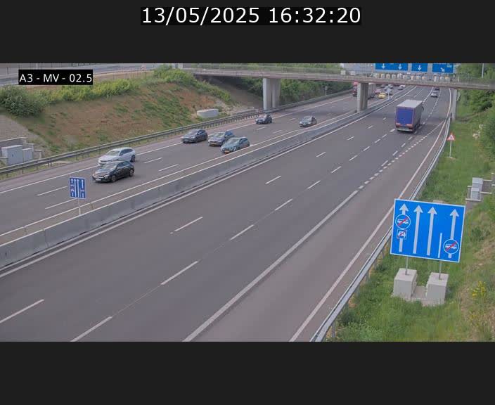 Webcam autoroute A3 au Luxembourg à proximité de la Croix de Gasperich. Vue orientée vers Luxembourg