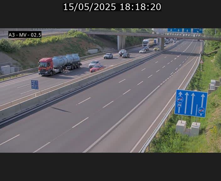 Webcam autoroute A3 au Luxembourg à proximité de la Croix de Gasperich. Vue orientée vers Luxembourg