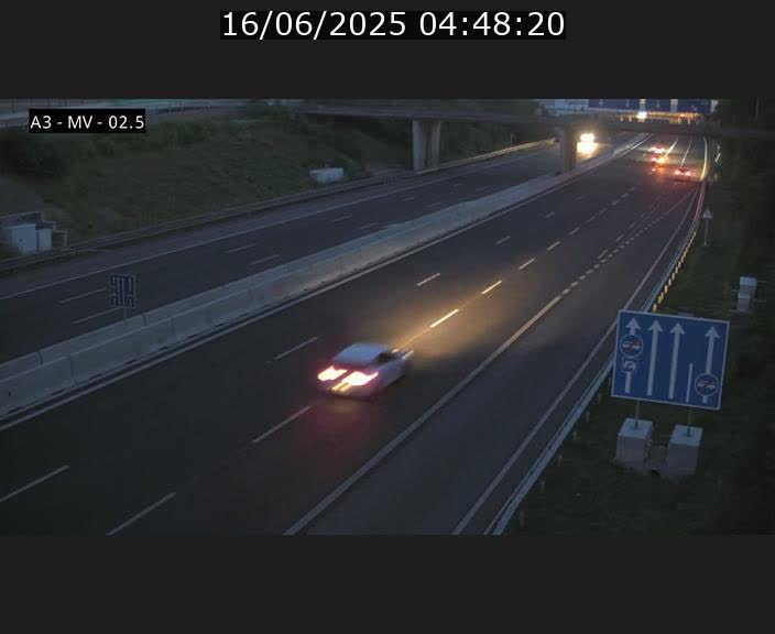 Webcam autoroute A3 au Luxembourg à proximité de la Croix de Gasperich. Vue orientée vers Luxembourg