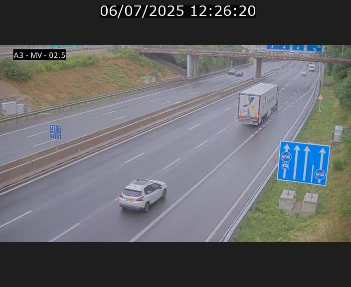 Webcam autoroute A3 au Luxembourg à proximité de la Croix de Gasperich. Vue orientée vers Luxembourg