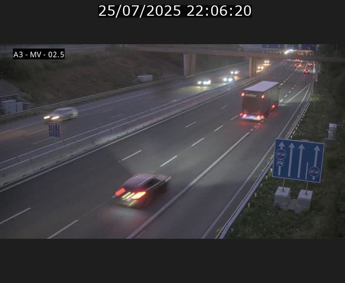 Webcam autoroute A3 au Luxembourg à proximité de la Croix de Gasperich. Vue orientée vers Luxembourg