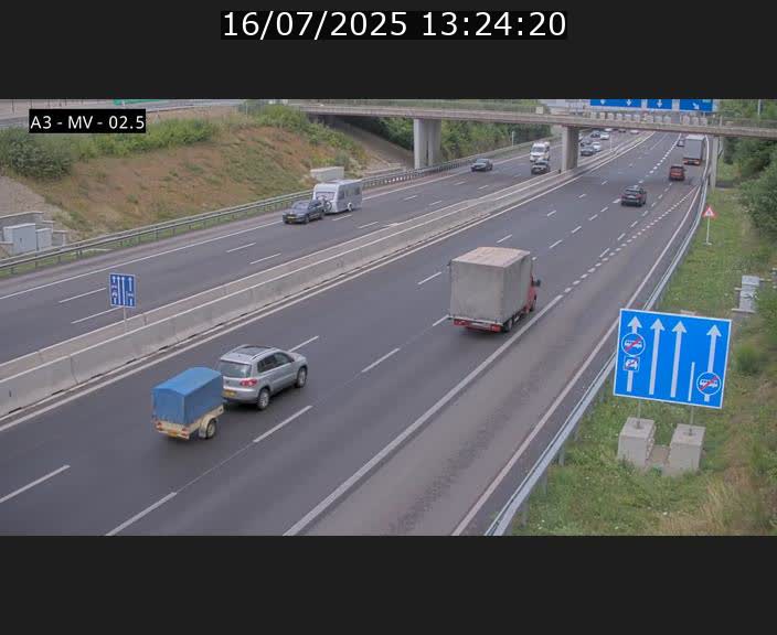 Webcam autoroute A3 au Luxembourg à proximité de la Croix de Gasperich. Vue orientée vers Luxembourg