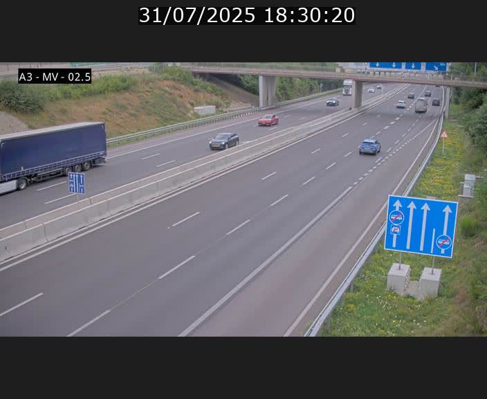 Webcam autoroute A3 au Luxembourg à proximité de la Croix de Gasperich. Vue orientée vers Luxembourg