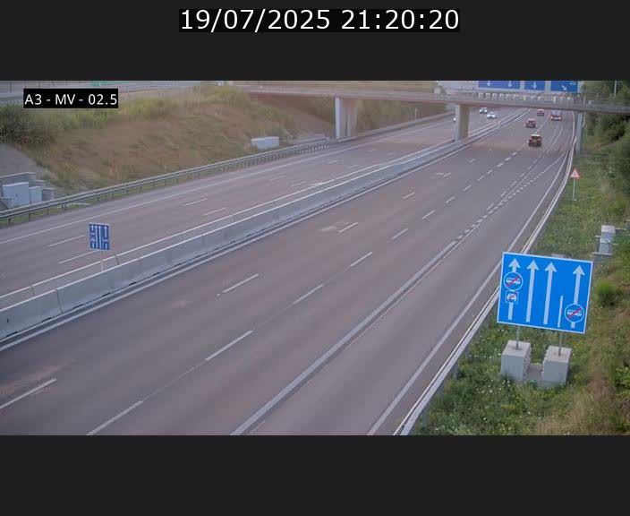 Webcam autoroute A3 au Luxembourg à proximité de la Croix de Gasperich. Vue orientée vers Luxembourg