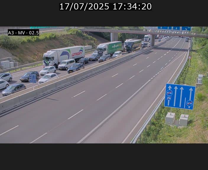 Webcam autoroute A3 au Luxembourg à proximité de la Croix de Gasperich. Vue orientée vers Luxembourg