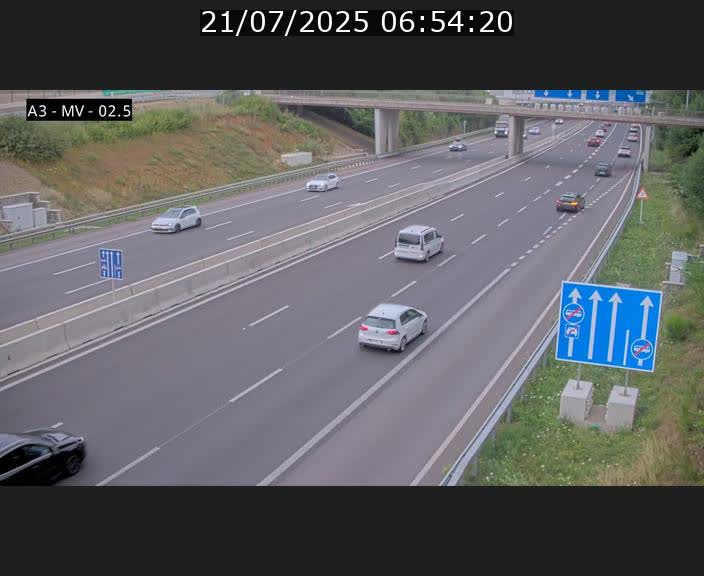 Webcam autoroute A3 au Luxembourg à proximité de la Croix de Gasperich. Vue orientée vers Luxembourg