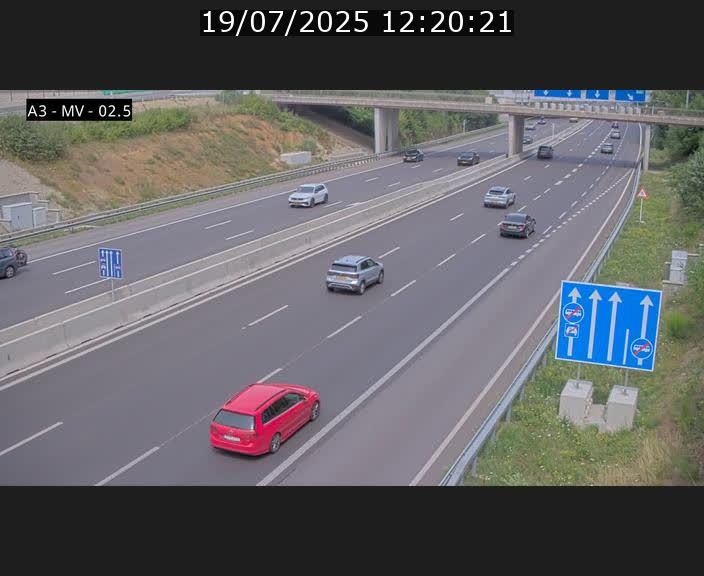 Webcam autoroute A3 au Luxembourg à proximité de la Croix de Gasperich. Vue orientée vers Luxembourg