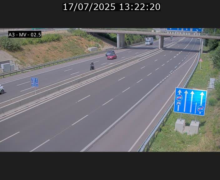 Webcam autoroute A3 au Luxembourg à proximité de la Croix de Gasperich. Vue orientée vers Luxembourg