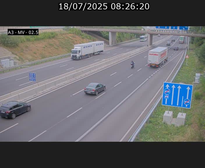 Webcam autoroute A3 au Luxembourg à proximité de la Croix de Gasperich. Vue orientée vers Luxembourg