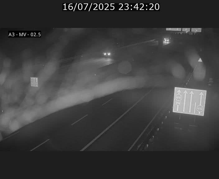 Webcam autoroute A3 au Luxembourg à proximité de la Croix de Gasperich. Vue orientée vers Luxembourg