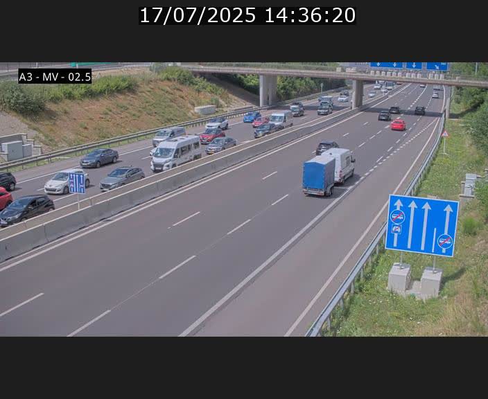 Webcam autoroute A3 au Luxembourg à proximité de la Croix de Gasperich. Vue orientée vers Luxembourg