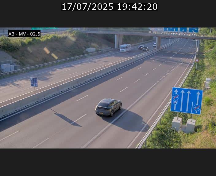 Webcam autoroute A3 au Luxembourg à proximité de la Croix de Gasperich. Vue orientée vers Luxembourg