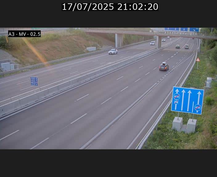 Webcam autoroute A3 au Luxembourg à proximité de la Croix de Gasperich. Vue orientée vers Luxembourg