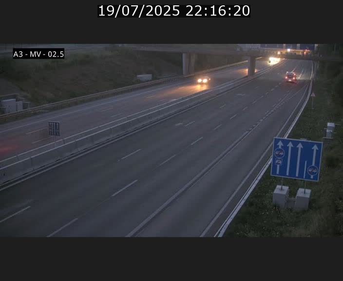 Webcam autoroute A3 au Luxembourg à proximité de la Croix de Gasperich. Vue orientée vers Luxembourg
