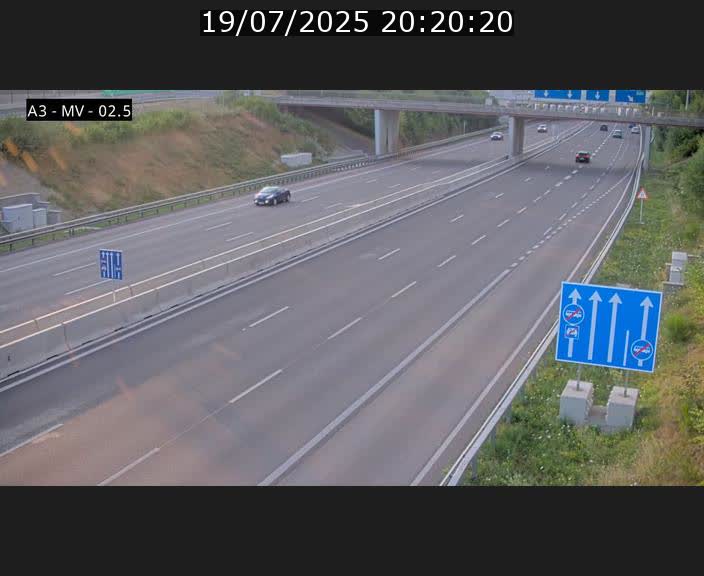 Webcam autoroute A3 au Luxembourg à proximité de la Croix de Gasperich. Vue orientée vers Luxembourg