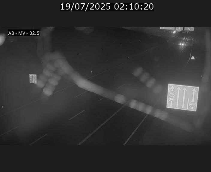 Webcam autoroute A3 au Luxembourg à proximité de la Croix de Gasperich. Vue orientée vers Luxembourg