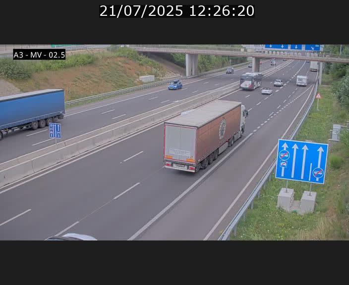Webcam autoroute A3 au Luxembourg à proximité de la Croix de Gasperich. Vue orientée vers Luxembourg
