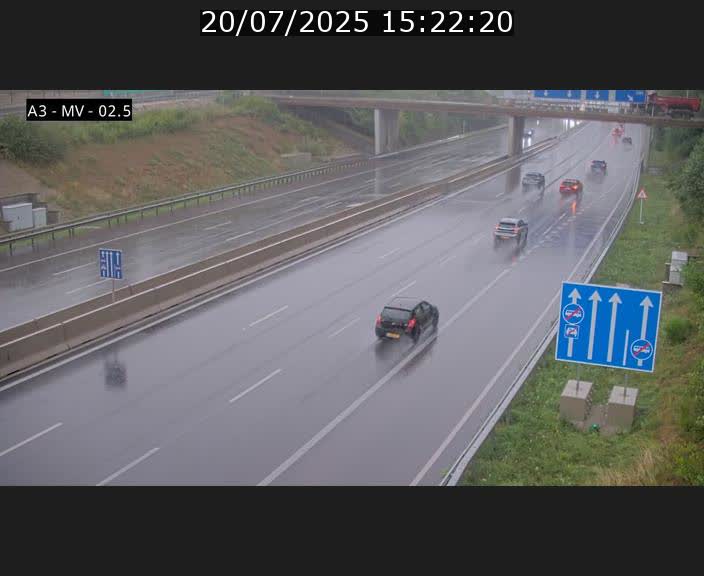 Webcam autoroute A3 au Luxembourg à proximité de la Croix de Gasperich. Vue orientée vers Luxembourg