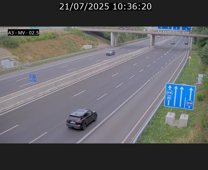 Webcam autoroute A3 au Luxembourg à proximité de la Croix de Gasperich. Vue orientée vers Luxembourg