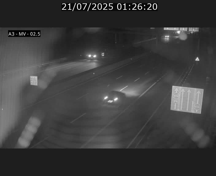 Webcam autoroute A3 au Luxembourg à proximité de la Croix de Gasperich. Vue orientée vers Luxembourg