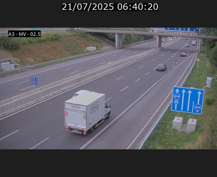 Webcam autoroute A3 au Luxembourg à proximité de la Croix de Gasperich. Vue orientée vers Luxembourg