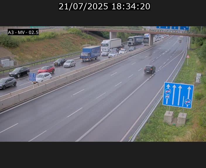 Webcam autoroute A3 au Luxembourg à proximité de la Croix de Gasperich. Vue orientée vers Luxembourg