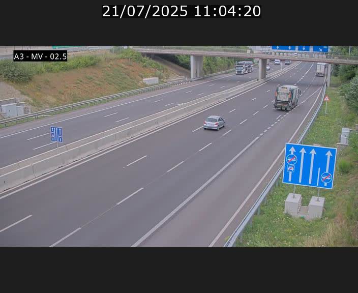 Webcam autoroute A3 au Luxembourg à proximité de la Croix de Gasperich. Vue orientée vers Luxembourg