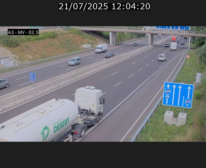 Webcam autoroute A3 au Luxembourg à proximité de la Croix de Gasperich. Vue orientée vers Luxembourg
